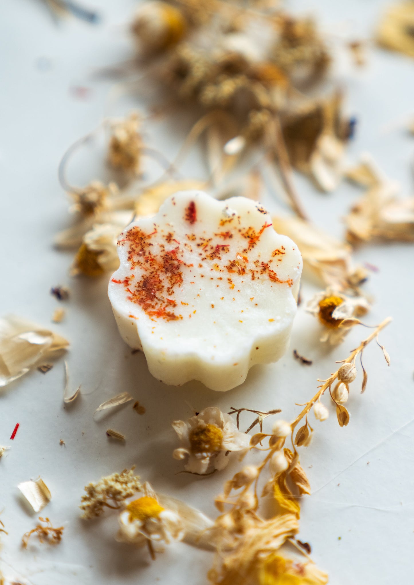 soy melt or wax tart in cashmeran fragrance