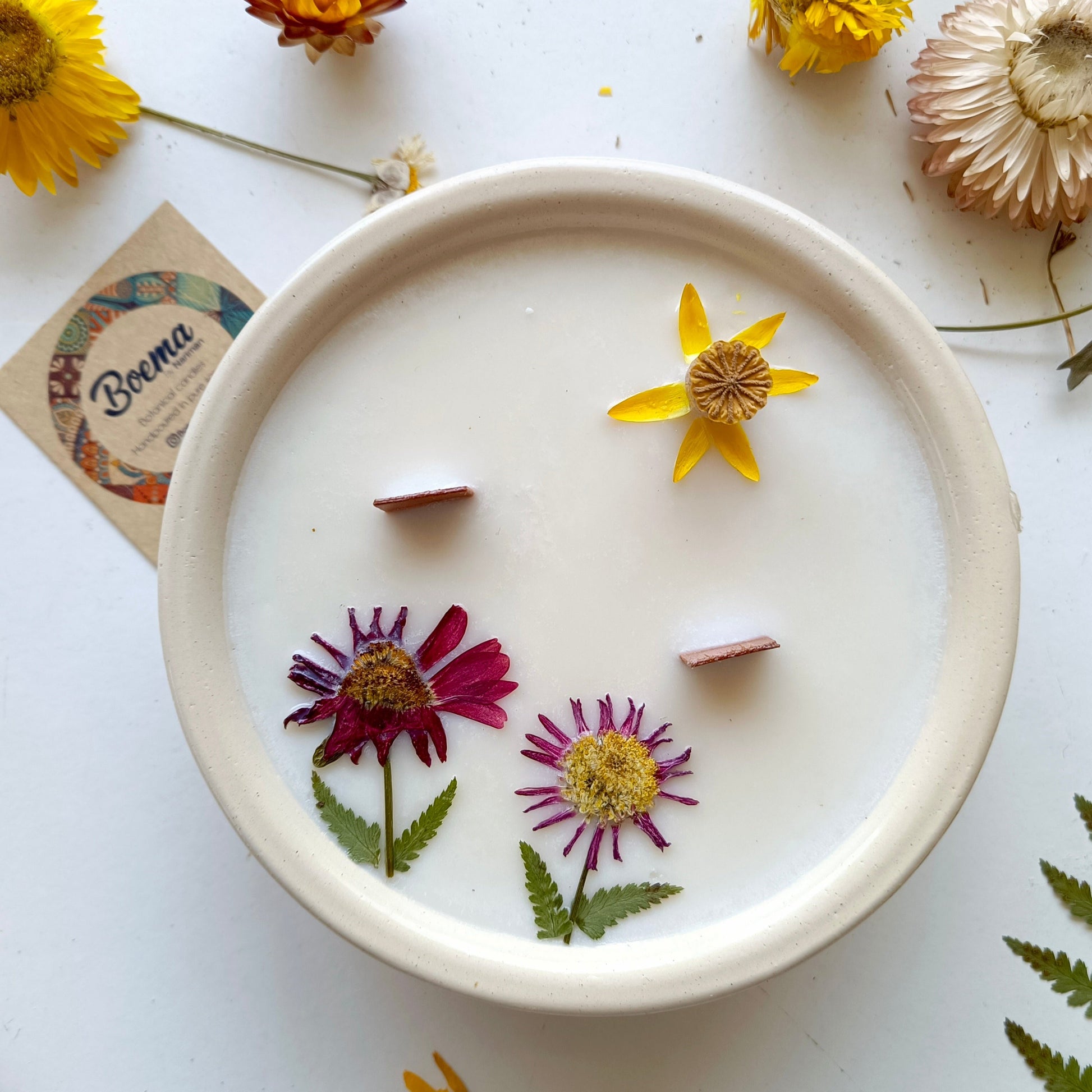 pottery scented candle in soy wax and pressed flowers