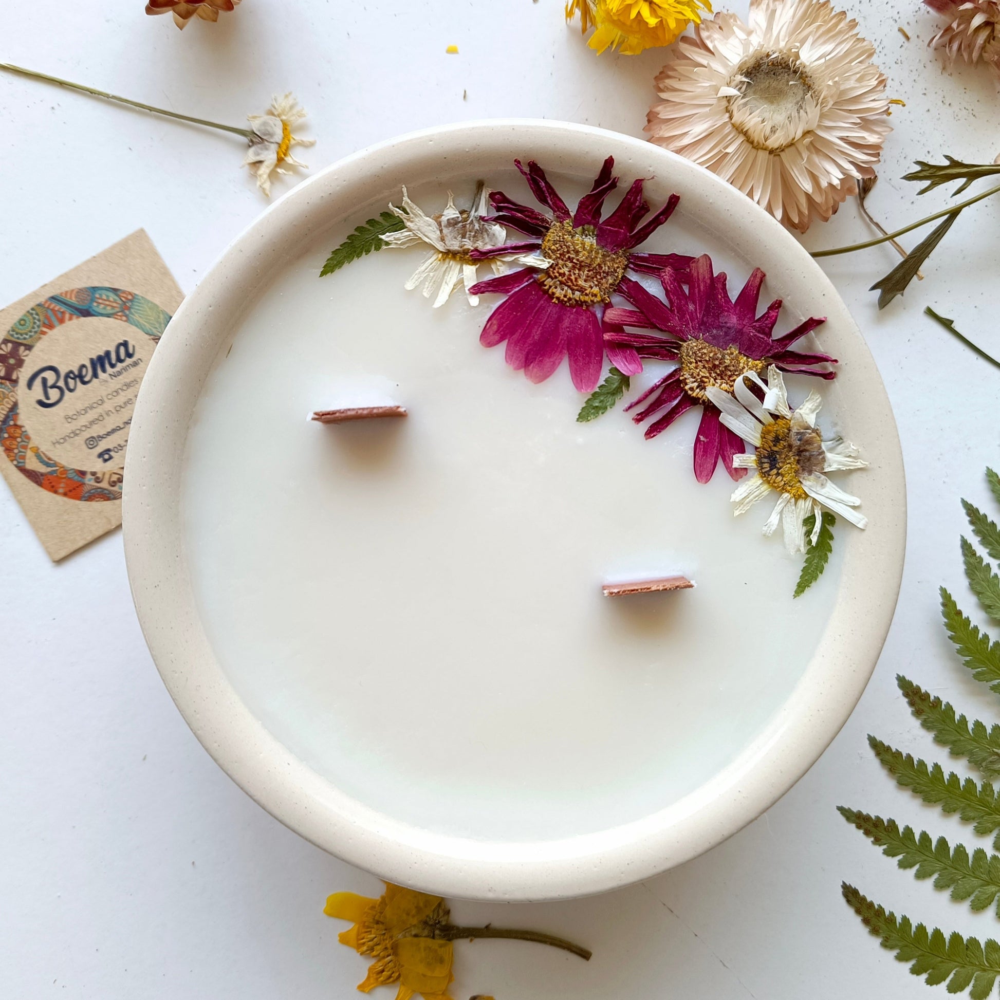 pottery scented candle in soy wax and pressed flowers